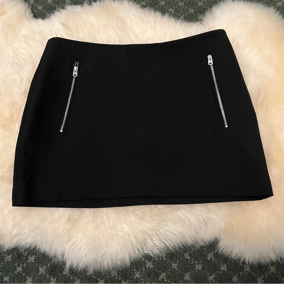 Aritzia Wilfred Black Zipper Pockets Mini Skirt - Picture 2 of 6